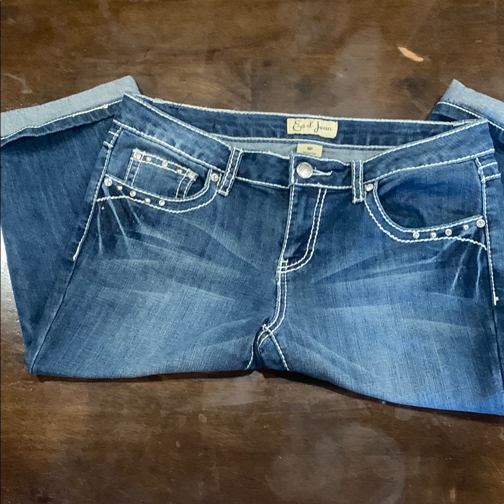 Earl Jeans Embellished Blue Capri Jeans. Size 4p